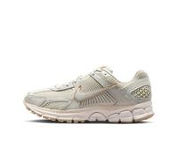 Nike Zoom Vomero 5 Women's Shoes with Reflective Design Accents - Grey 8