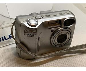 Nikon Coolpix 4600 - Digital camera - compact - 4.0 Mpix - optical zoom: 3 x - supported memory: SD - silver
