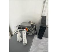 Nintendo Wii complete set with box 2 controllers and 2 nunchucks