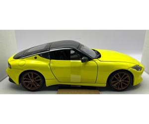 Nissan 400Z 2023 in yellow, 1:24 scale car model from Maisto, MAi32904