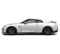 Nissan GT-R 2017 in pearlescent white, 1:24 scale diecast car model from Bburago