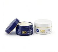 NIVEA Q10 Power Anti Wrinkle, Day and Night Cream Set - Face Moisturizer with SPF 15, Skin Firming Cream for Women, Anti Aging Face Cream with Coenzyme Q10 and Creatine, 2 x 50ml