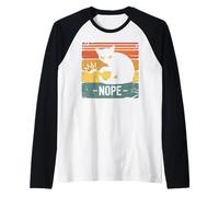 No Kings in America Black Cat Funny Cat Kicking Crown Gifts Raglan Baseball Tee