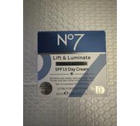 Lift & Luminate TRIPLE ACTION Day Cream, anti-ageing, for younger-looking skin