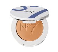 No7 Lift & Luminate Triple Action Powder - Deep - Pressed Makeup Setting Powder for Face - Compact Setting Powder Reduces the Appearance of Fine Lines