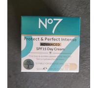 Protect & Perfect Intense ADVANCED Day Cream, protect & hydrate skin, for a youthful look