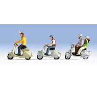 Noch HO Figures 15910 on Vespa Scale 1:87