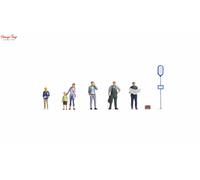 At the bus stop | Track N | Model figures | Model railway