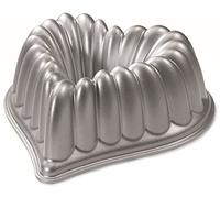 Nordic Ware Elegant Heart Bundt Pan, Cast Aluminium Bundt Tin, Official Bundt Cake Tin with Heart Shape, Cake Mould Made in the USA, Colour: Toffee