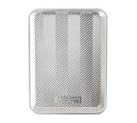Nordic Ware Prism Quarter Sheet, Aluminium Baking Sheet with Improved Airflow, Premium Bakeware Made in The USA, Colour: Silver