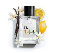 Noteworthy - Vibrant blend of citrus and vanilla: contains vibrant citrus fruits, fresh lemon blossom and creamy vanilla for a bright, stimulating fragrance.