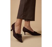 Oasis Women's Rita Faux Suede Double Bow Mary Jane Kitten Heel Court Shoes in Chocolate | Size: 6 Oasis Chocolate 6