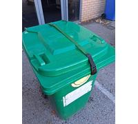 OasisBinStrap x 1. (GREEN) Stops wind blowing wheelie bin lid, keeps out animals and deters neighbours from putting their rubbish in your bin. Easy to fit, no drilling, and easy to operate..