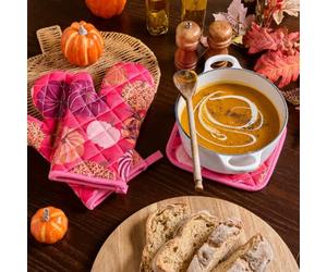 OHS Autumn Pumpkin Oven Glove & Potholder Set with Loop 2 Piece, Hot Pink | Oven Mitts & Potholder Quilted Polyester Oven Gloves Heat Resistant Non-Slip Cooking Gloves for Baking BBQ Hot Pads