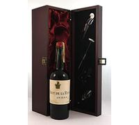 Oloroso Viejísimo Sherry M. Ant. De La Riva 1940's (1/2 Bottle) in a gift box with four wine accessories, 1 x 375ml
