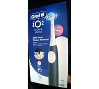 Oral-B iO2 Forest Green Electric Toothbrush, 1 Toothbrush Head, 1 Travel Case