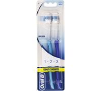 Oral-B Manual Toothbrush, Ergonomic Handle, Reaches The Hardest Areas, Effective Cleaning, Toothbrush Soft Bristles, Size 2 Pieces, Assorted colors