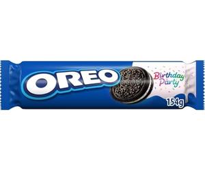 Oreo Birthday Party Sandwich Biscuits, Filled with Caramel Flavoured Crème, 154 g (Pack of 1)
