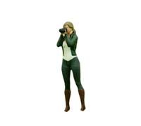 Oshhni 1/64 Figures Resin Doll Taking A Picture Scene, Hand-Painted Movie Figure, Miniature for Architectural Model, Diorama Landscape, Female