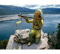 Osiris Trading UK Native American Chief Statue with Peace Pipe - Cultural Heritage Figurine, Detailed Indigenous Art Decor, Collector's Item