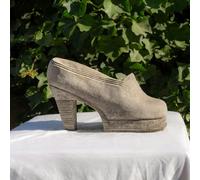 OSN Stone Cast Stiletto Design Pot