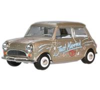 Oxford Diecast MIN016 Mini Cooper Just Married 1:43 Scale Diecast Gift Model