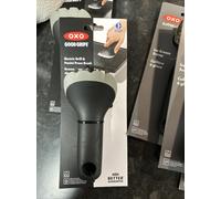 OXO Good Grips, Grooved Grill Brush, Cleaning Brush for Kitchen Utensils, Black