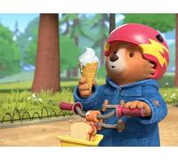 Paddington and the Fingertrap / Paddington Rides a Scooter