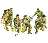 Partisans 1:35 Figure Plastic Model Kit ITALERI