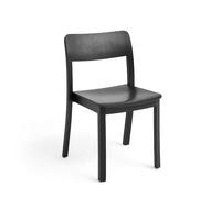 Beliebter Allrounder: Pastis Chair Stuhl von Hay Die Pastis Kollektion des französischen Designers Julien Renault ist eine gelungene Kombination aus robuster Konstruktion und eleganter Ausstrahlung. D