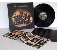 PAUL McCARTNEY - PAUL McCARTNEY AND WINGS band on the run.