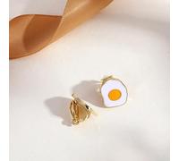 Pearl ear clips using brass and electric white steel materials, designed for non pierced ears to offer a fashionable and comfortable accessory (01)