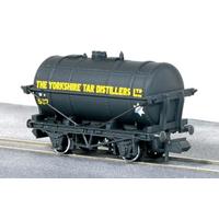 Peco NR-P180 Tank Wagon The Yorkshire Tar Distillers Ltd