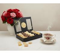 Persis Ginger Delights Gift Box - Assortment of Milk and Dark Chocolate Ginger, Crystallised Ginger Pieces and Yogurt Covered Ginger Sweets (Luxury Gift Box 600g)