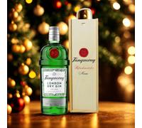 Personalised Tanqueray London Dry Gin Gift Set In Wooden Box - 47.3 ABV (70 eer Hunter