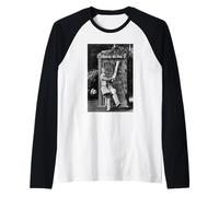 Peter Davison Doctor Who Cricket Tardis 1981 Raglan Baseball Tee