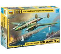 Petlyakov Pe-2 Soviet Dive Bomber 1:72 Plastic Model Kit ZVEZDA
