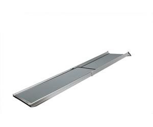 PetSafe Happy Ride Extra-long Telescoping Dog Ramp, Portable Pet Ramp, Great for Cars, Trucks and 4X4s, Durable Aluminium Frame Supports up to 140 kg, Side Rails and High-Traction Surface Design