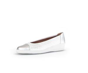 Petunia Womens Accent Low Heeled Pumps