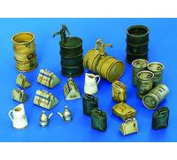 Plus Model 4022 - 1:48 Resin Kit German Equipment WWII Tank Depot Accessories