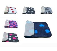 PnH Veterinary Bedding® NON SLIP Classic Range, Vet Bedding, Bound Edges For Strength - Dog Bed Fleece in Many Colours & Sizes (Blue with Teal Hearts, 100cm x 100cm)