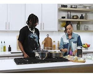 Polo G Makes Mac-n-Cheese
