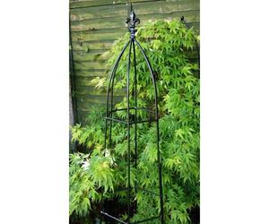 Poppy Forge Gothic 5Ft Obelisk Bare Metal/ready To Rust - Garden Plant Border Support - Solid Steel - L38.1 X W38.1 X H152.4 Cm