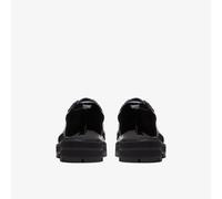 Prague Lace O. Black Pat