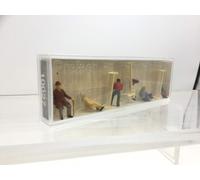 Preiser 10027 Couples on Benches (3x2) Exclusive Figure Set