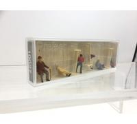 Preiser 10027 HO/OO Gauge Couples on Benches (3x2) Exclusive Figure Set (A)