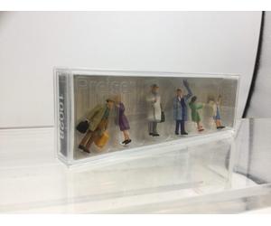 Preiser 10028 HO/OO Gauge Arriving Passengers (6) Exclusive Figure Set (A)