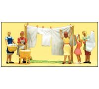 PREISER 10050 HO Scale Washers Hanging Out The Laundry (Set Includes 5 Figures)
