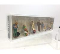 Preiser 10114 HO/OO Gauge Waiting Passengers (6) Exclusive Figure Set (A)