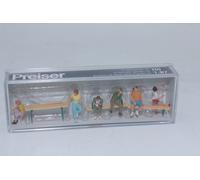 Preiser 10702 Figures in the Beer Garden with Table and Bench 1:87 H0 NEW OVP